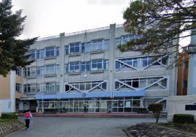 八戸小学校